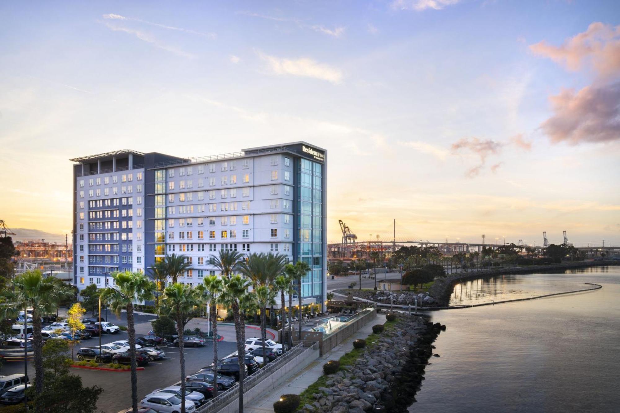 Residence Inn Long Beach Downtown Exteriör bild